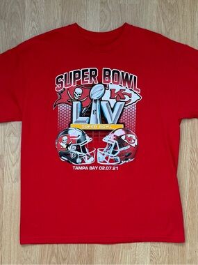 Super Bowl LV Buccaneers vs Chiefs Graphic T-Shirt Red NFL XL